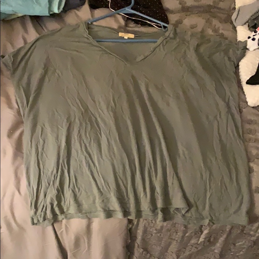 Piko shirt sleeve top.